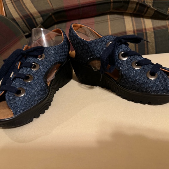 Bernie Mev Sz 40 Navy Lace Up Sandals EUC😊😊 - Picture 4 of 11